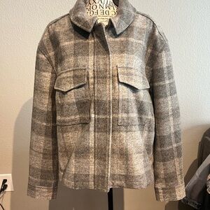 Old Navy Women's Plaid Utility Jacket - Gray and Cream
